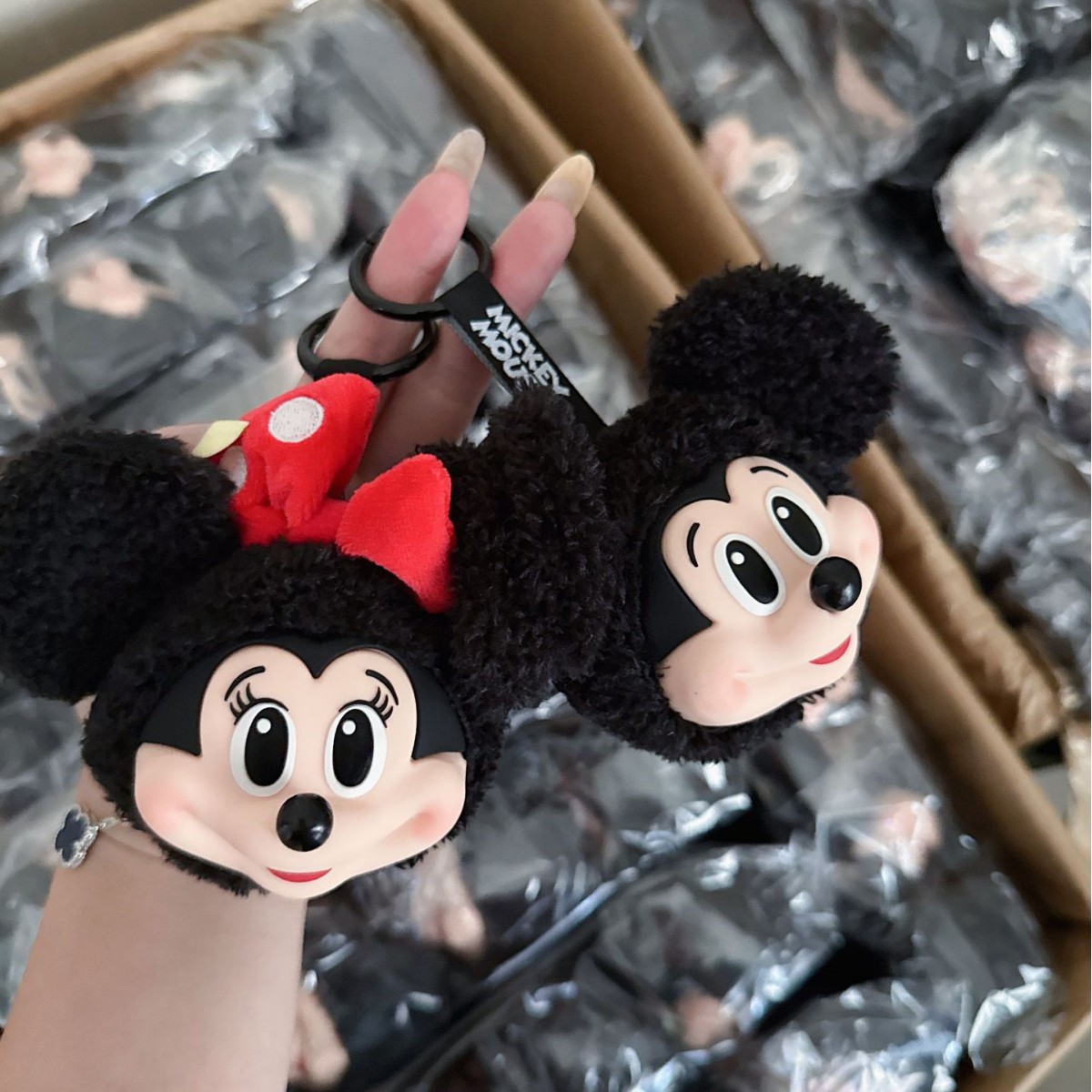 Porte-clés poupée en peluche M - Cute Anime Merchandise avis et prix